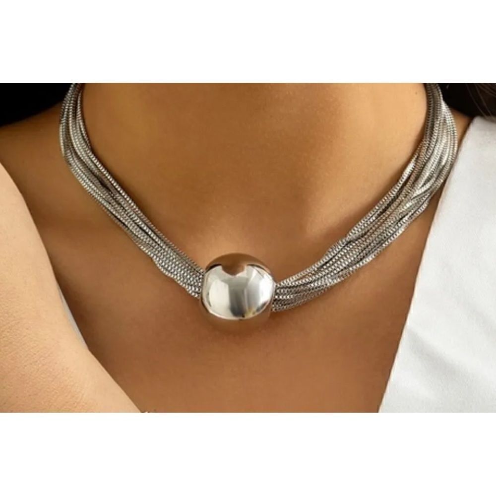 NWT  Set Twisted Chunky Necklace and bracelet set . In silver .